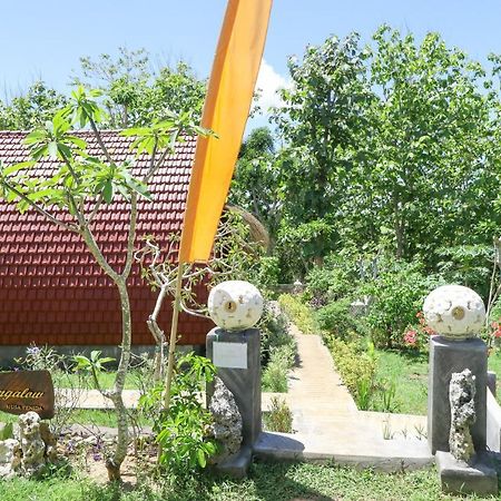 Bougainvillea Bungalow Batumadeg Buitenkant foto
