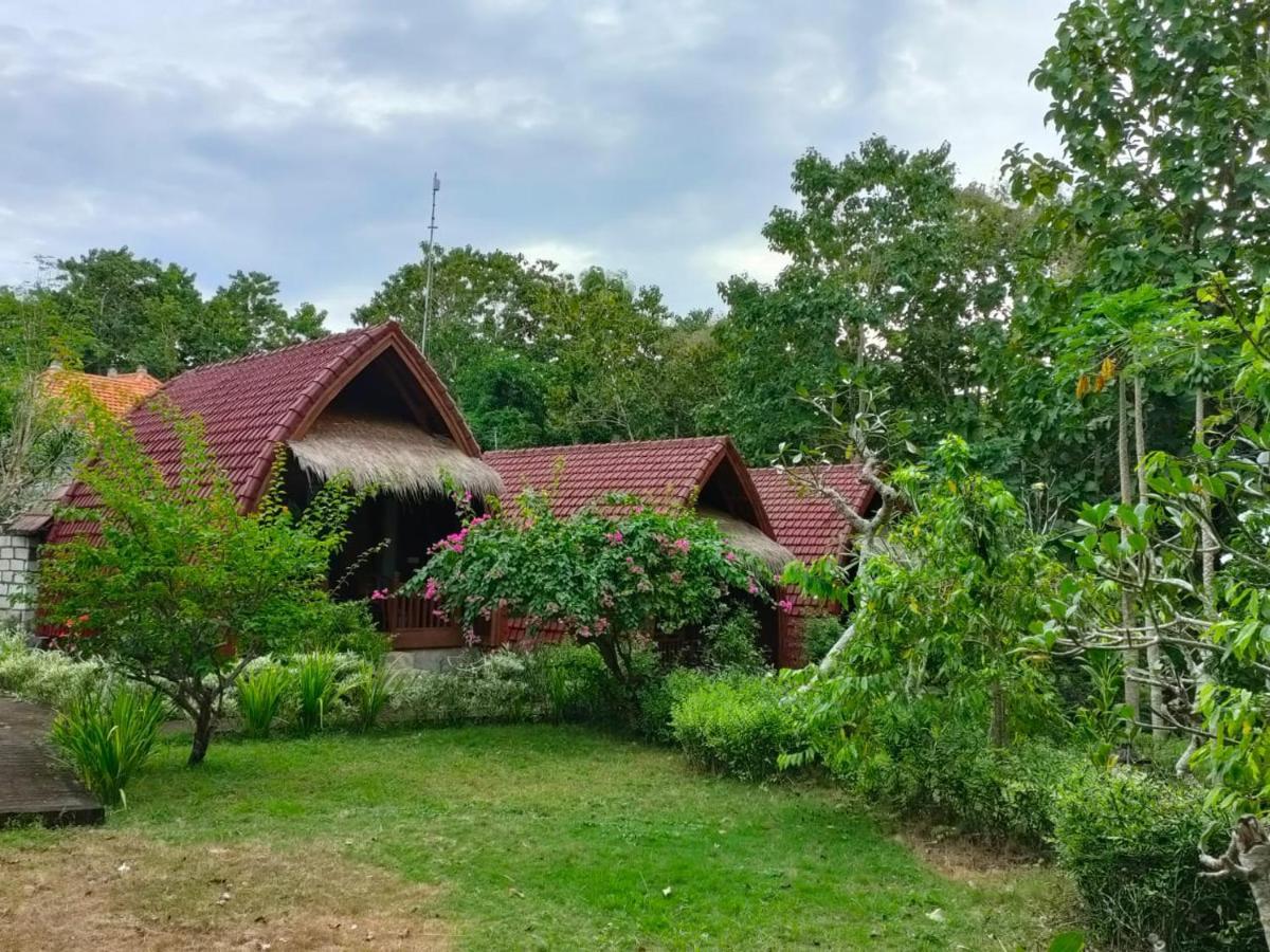 Bougainvillea Bungalow Batumadeg Buitenkant foto